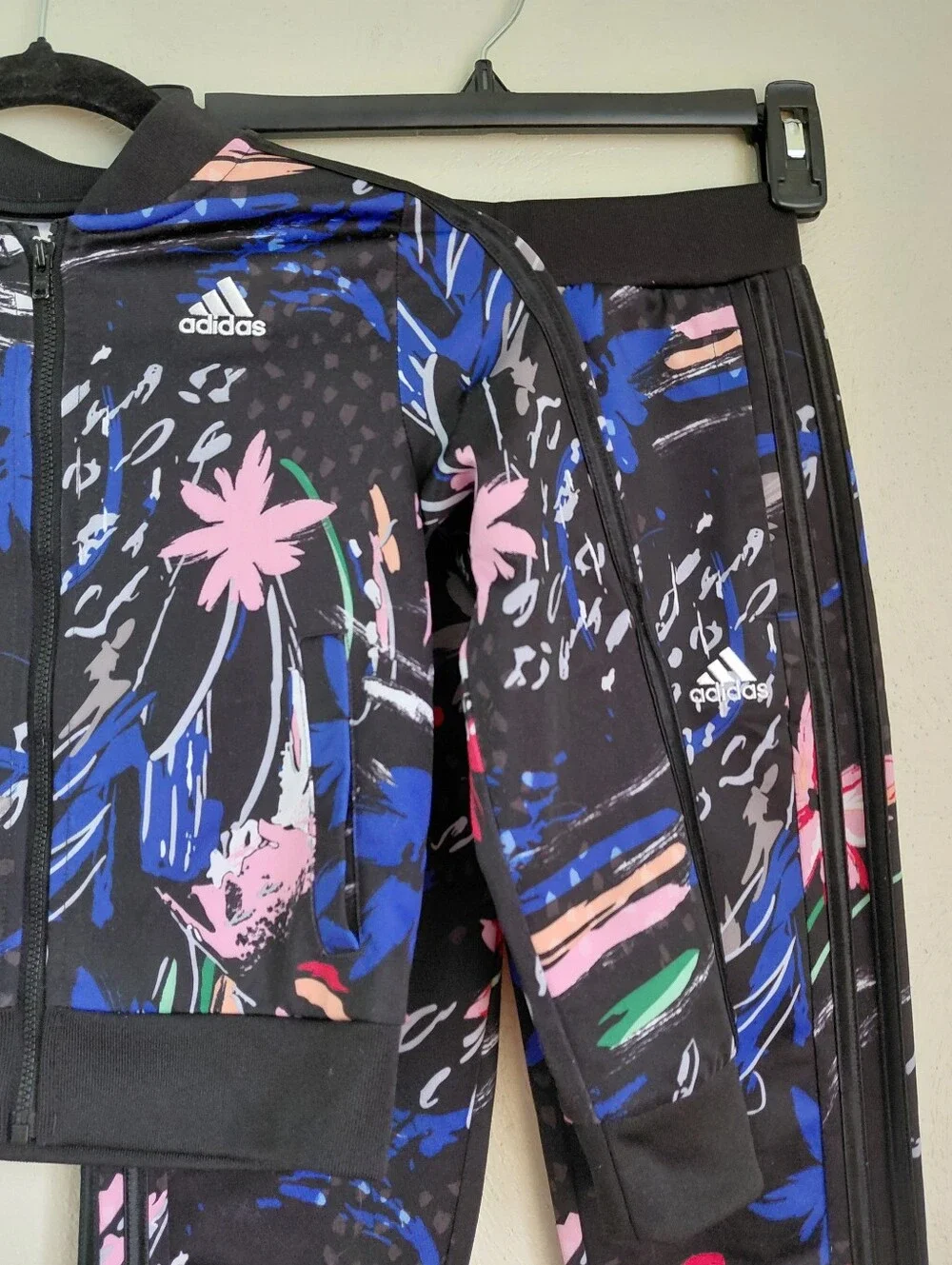 Girls  Adidas Black Floral Print Track Jacket and Joggers Sz 6x